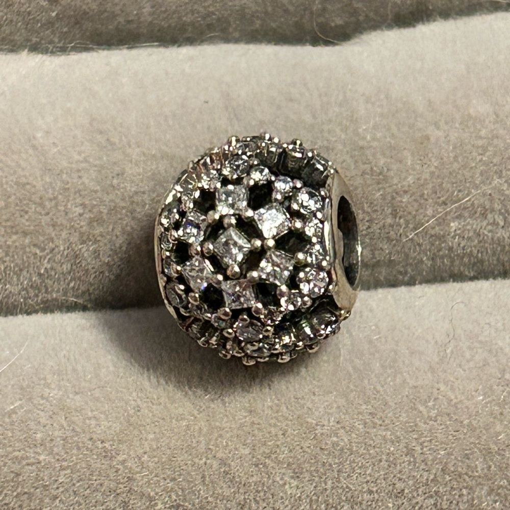 Authentic Pandora Silver Snow Flurry Charm